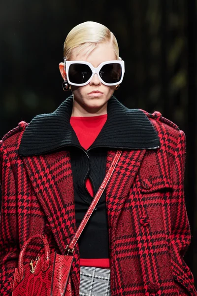 Look 37
